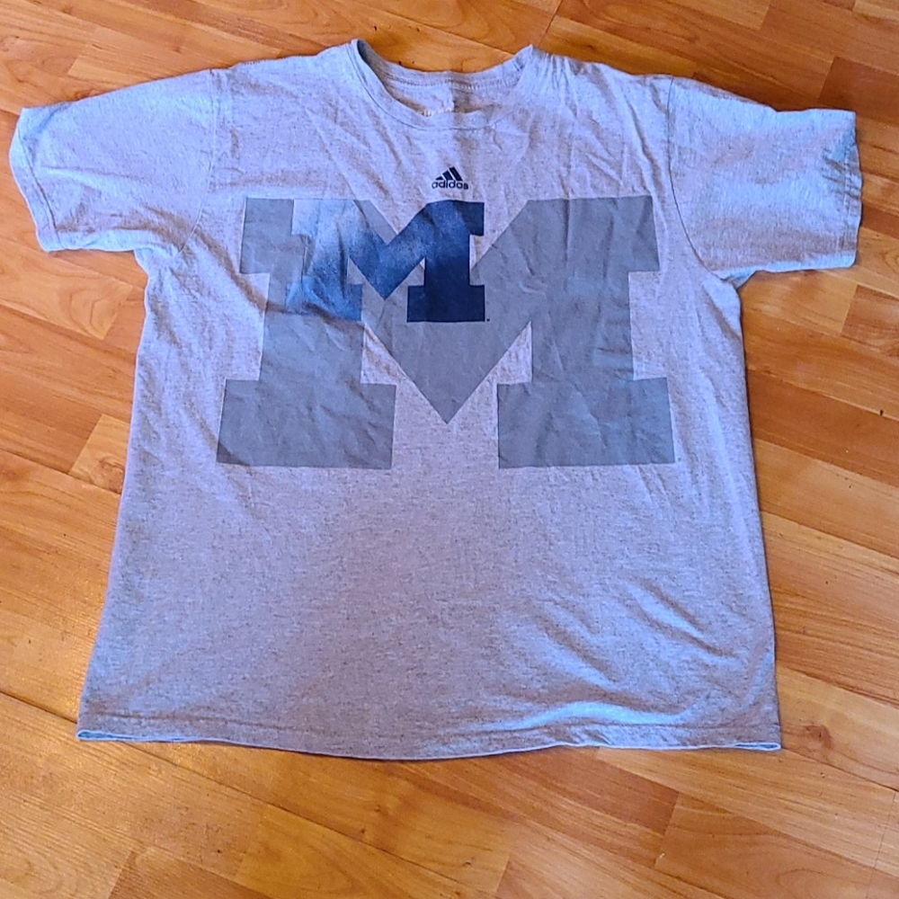 adidas UM T